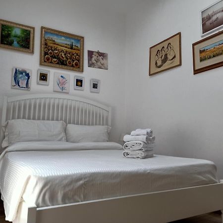 Casa Moonlight Apartment Монополи Екстериор снимка