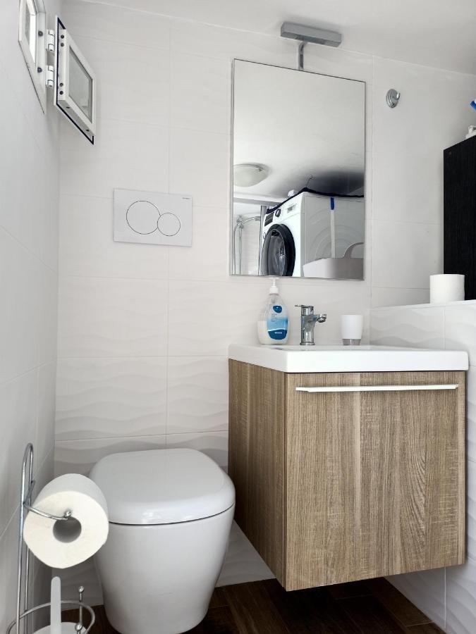 Casa Moonlight Apartment Монополи Екстериор снимка