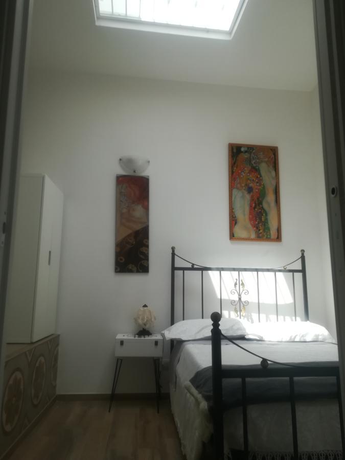 Casa Moonlight Apartment Монополи Екстериор снимка