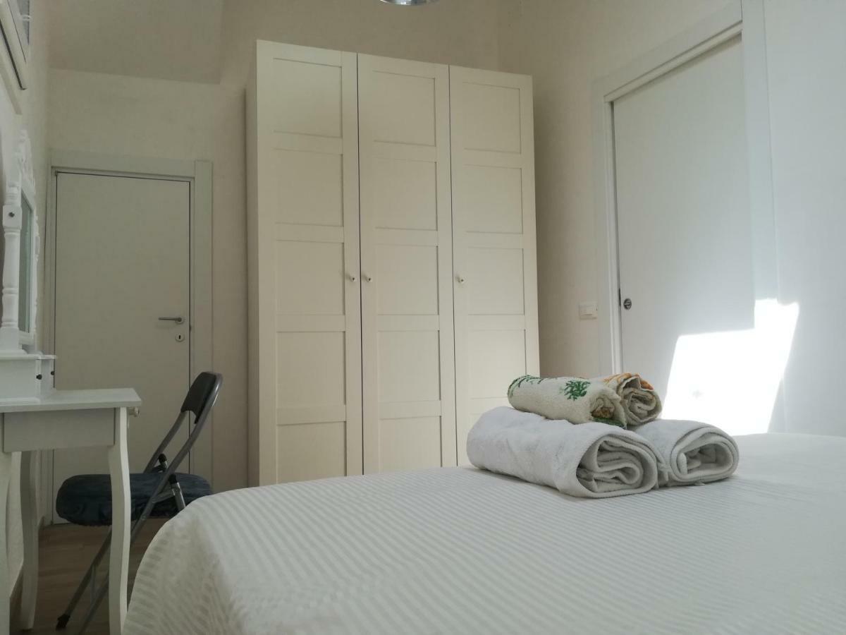 Casa Moonlight Apartment Монополи Екстериор снимка